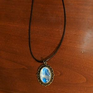 🌞4 for $20  fluorescent necklace